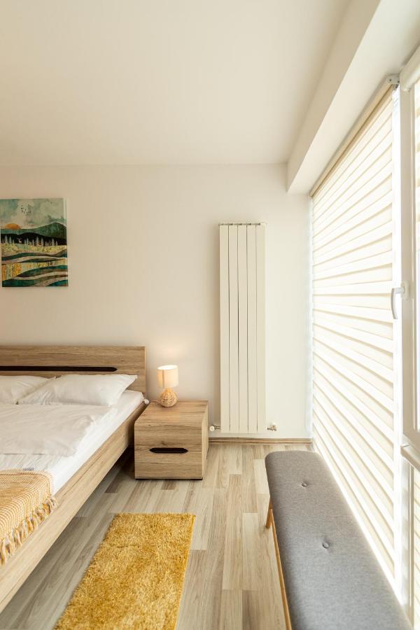 Citadel Apartament'S Risnov Bagian luar foto