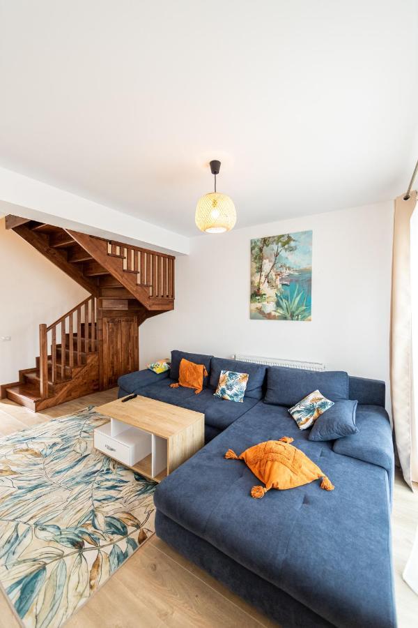Citadel Apartament'S Risnov Bagian luar foto