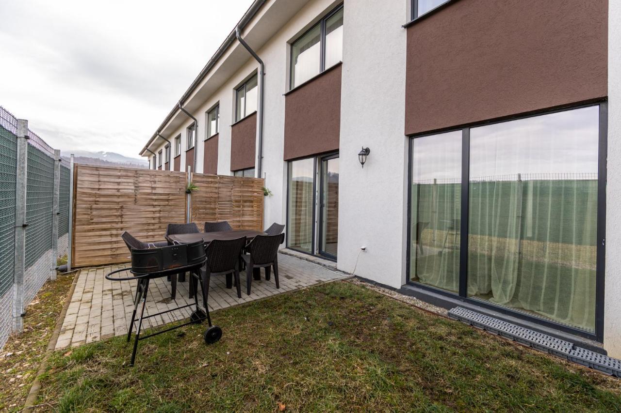Citadel Apartament'S Risnov Bagian luar foto