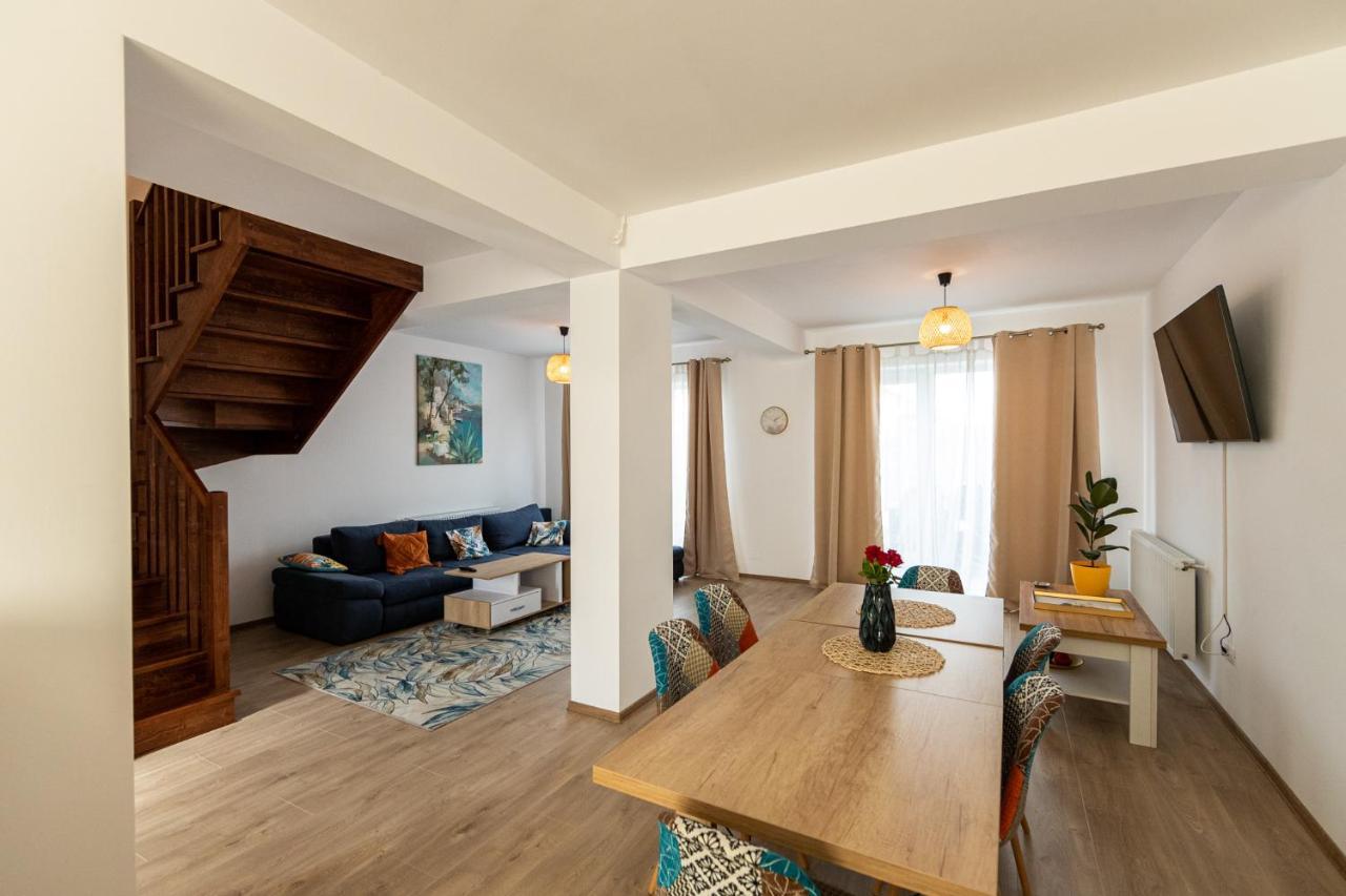 Citadel Apartament'S Risnov Bagian luar foto