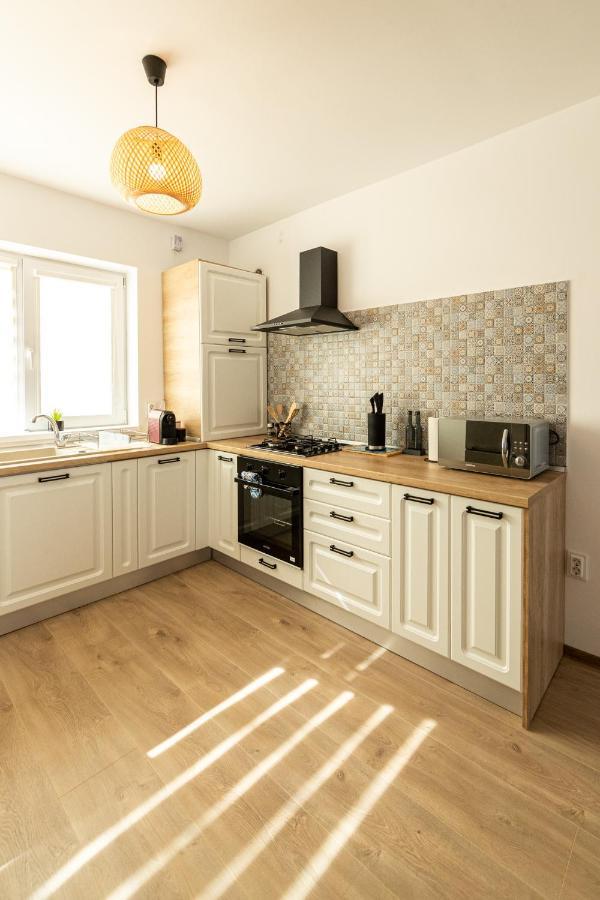 Citadel Apartament'S Risnov Bagian luar foto