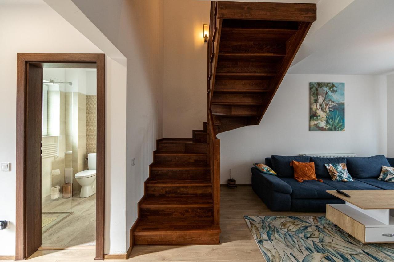 Citadel Apartament'S Risnov Bagian luar foto
