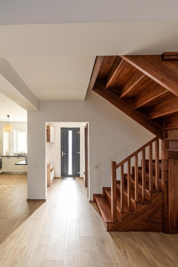 Citadel Apartament'S Risnov Bagian luar foto