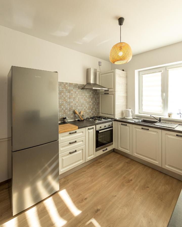 Citadel Apartament'S Risnov Bagian luar foto