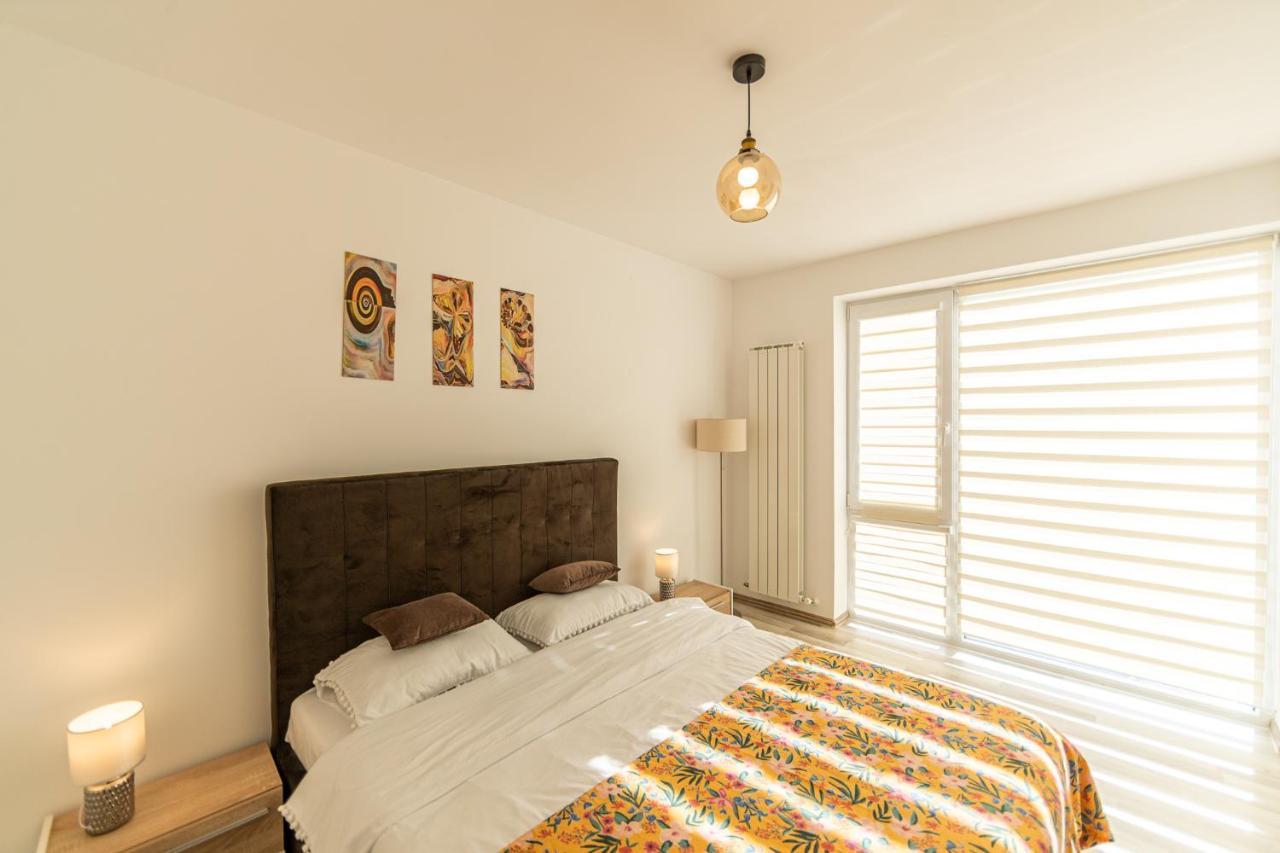 Citadel Apartament'S Risnov Bagian luar foto